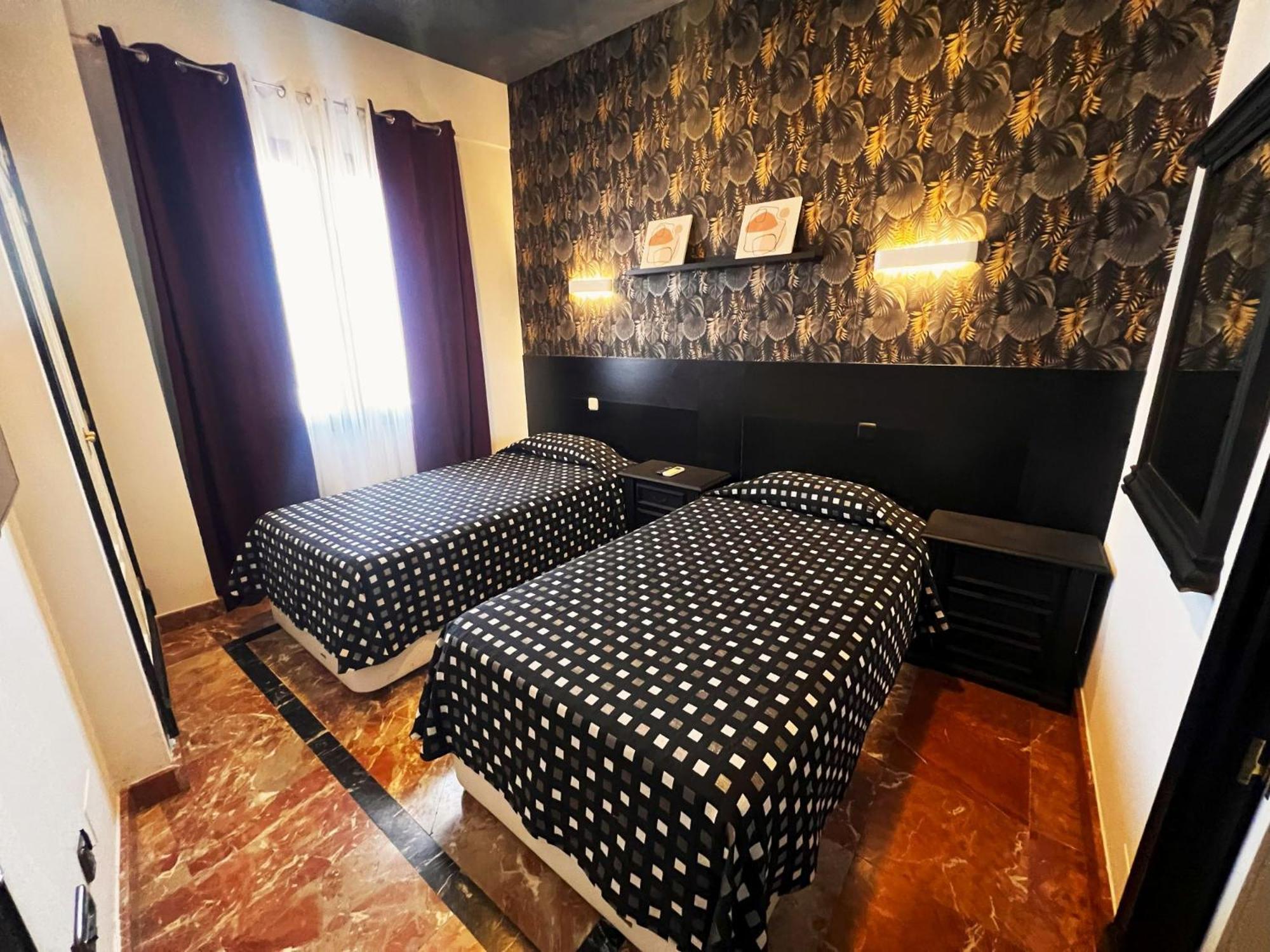 Alhambra Suites — Photos 2